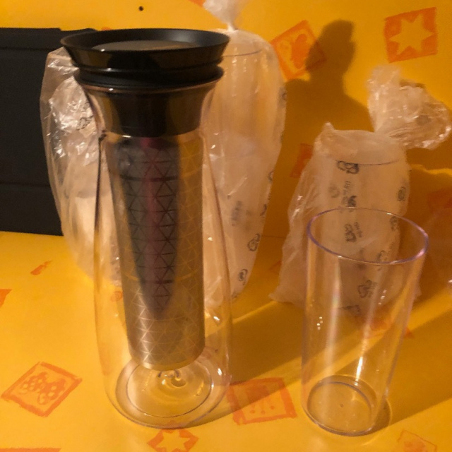 Cold Brew Carafe mit 4 Becher 