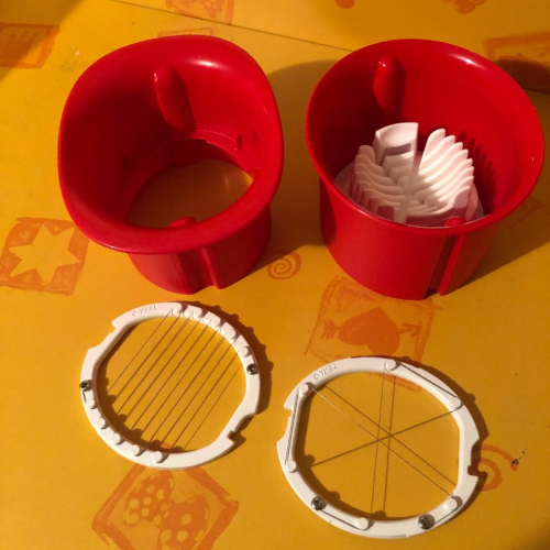 Eierschneider mit 2 Einsätzen