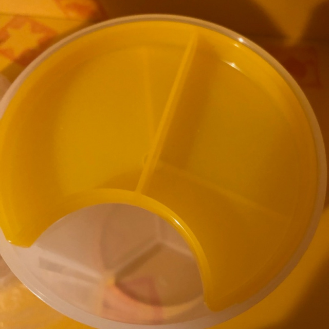 Vorratsbehälter mit Dreh schütten (2) 